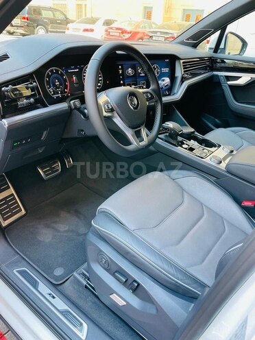 Volkswagen Touareg 2020, 28,000 km - 3.0 l - Bakı