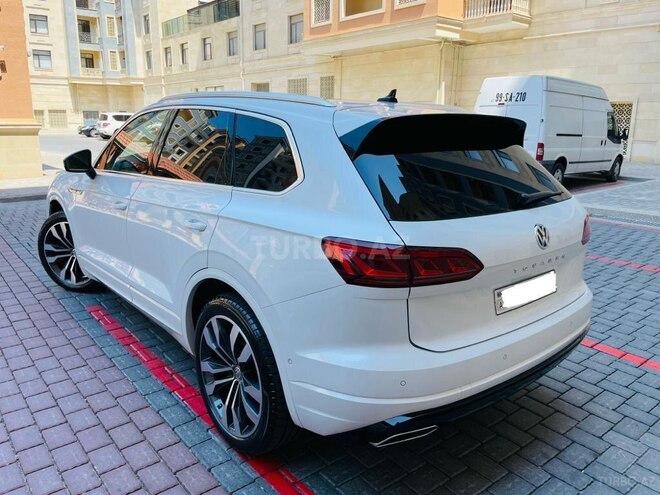 Volkswagen Touareg 2020, 28,000 km - 3.0 l - Bakı