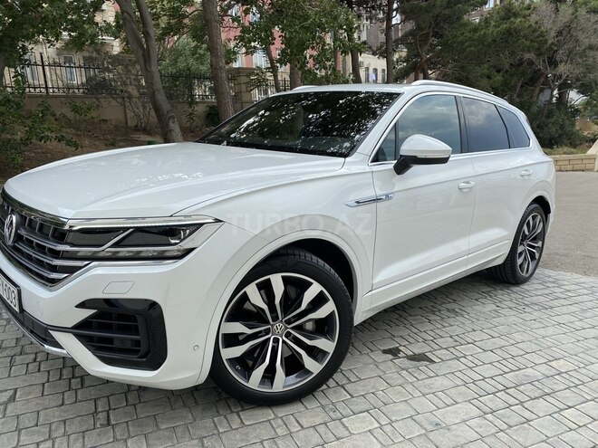 Volkswagen Touareg 2020, 28,000 km - 3.0 l - Bakı