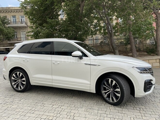 Volkswagen Touareg 2020, 28,000 km - 3.0 l - Bakı