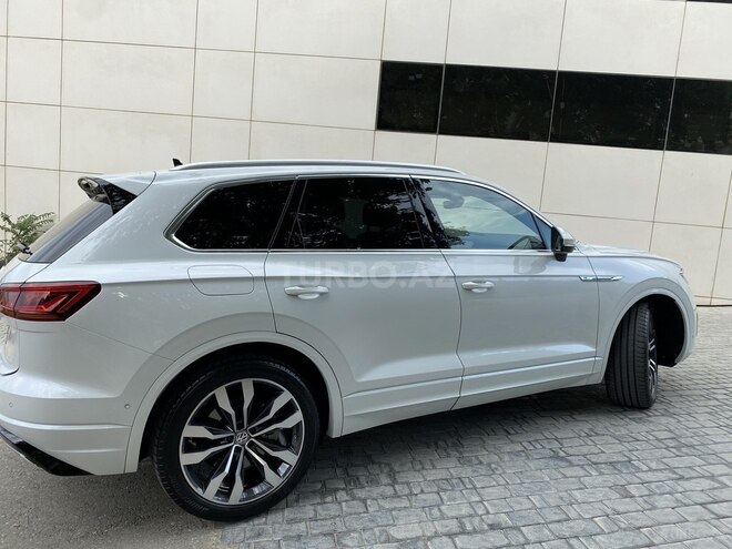 Volkswagen Touareg 2020, 28,000 km - 3.0 l - Bakı