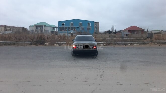 Mercedes E 300 1990, 255,000 km - 3.0 л - Bakı
