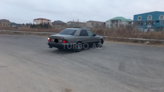 Mercedes E 300 1990, 255,000 km - 3.0 л - Bakı