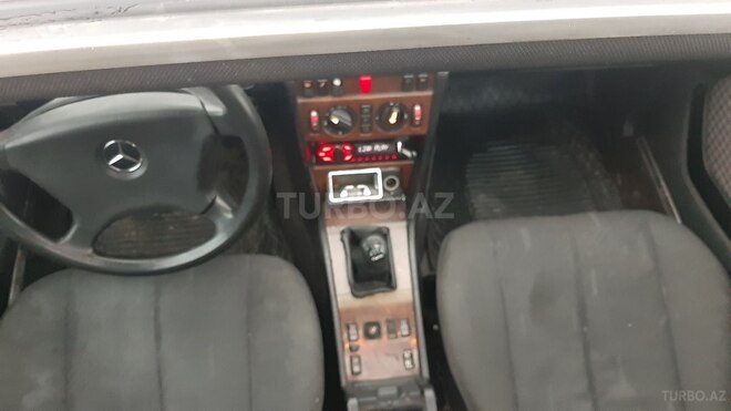 Mercedes E 300 1990, 255,000 km - 3.0 л - Bakı