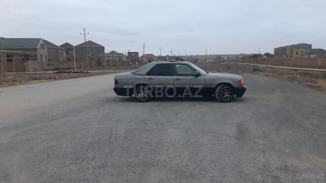 Mercedes E 300 1990, 255,000 km - 3.0 л - Bakı