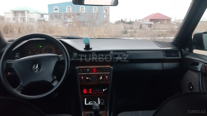 Mercedes E 300 1990, 255,000 km - 3.0 л - Bakı