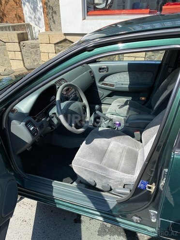 Nissan Maxima 1999, 292,580 km - 3.0 l - Qax