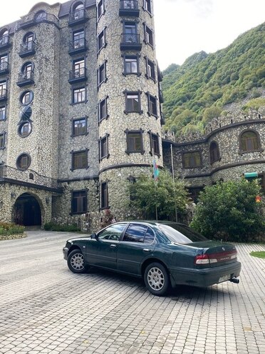 Nissan Maxima 1999, 292,580 km - 3.0 l - Qax