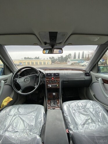 Mercedes C 240 1997, 276,000 km - 2.4 l - Tovuz