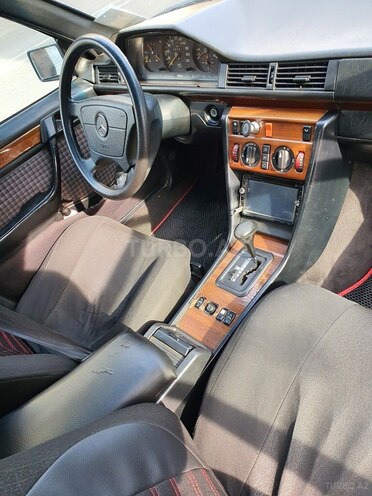 Mercedes E 300 1994, 620,000 km - 3.0 l - Bakı