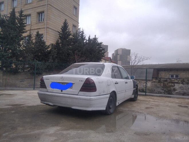 Mercedes C 220 1999, 250,000 km - 2.2 l - Bakı
