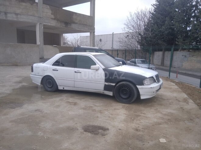 Mercedes C 220 1999, 250,000 km - 2.2 l - Bakı