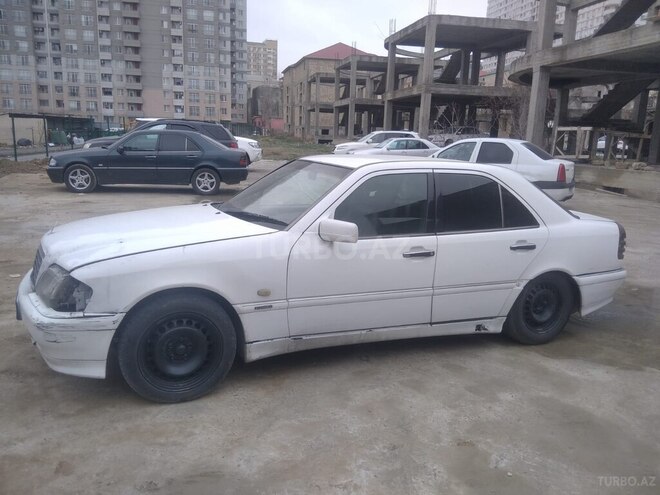 Mercedes C 220 1999, 250,000 km - 2.2 l - Bakı