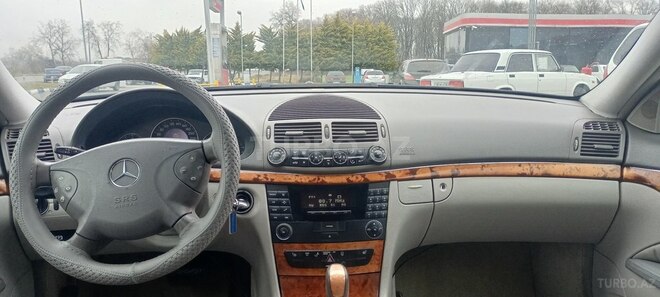 Mercedes E 240 2002, 267,999 km - 2.4 l - Qəbələ