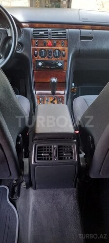 Mercedes E 220 1999, 120,000 km - 2.2 л - Bərdə