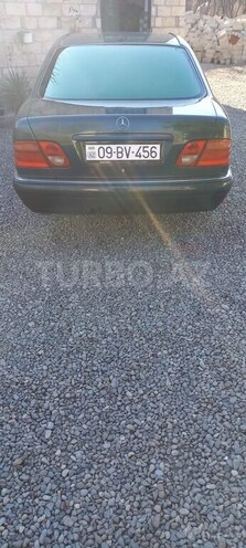 Mercedes E 220 1999, 120,000 km - 2.2 л - Bərdə