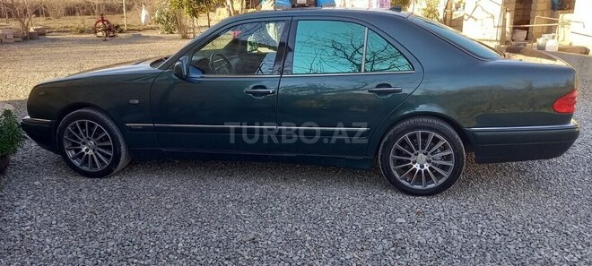 Mercedes E 220 1999, 120,000 km - 2.2 л - Bərdə