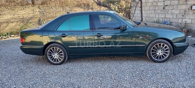 Mercedes E 220 1999, 120,000 km - 2.2 л - Bərdə