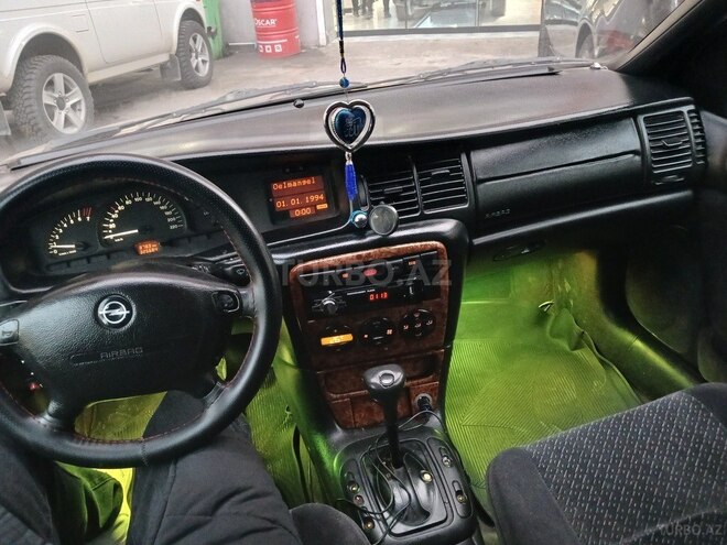 Opel Vectra 1996, 160,000 km - 1.8 л - Bakı