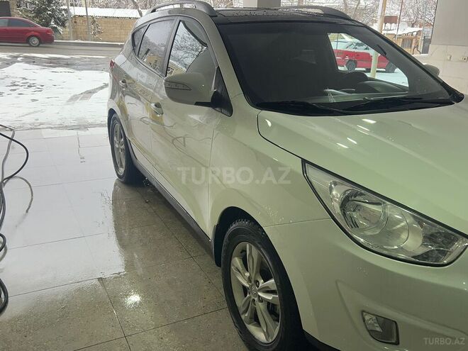 Hyundai ix35 2010, 265,000 km - 2.0 л - Qusar