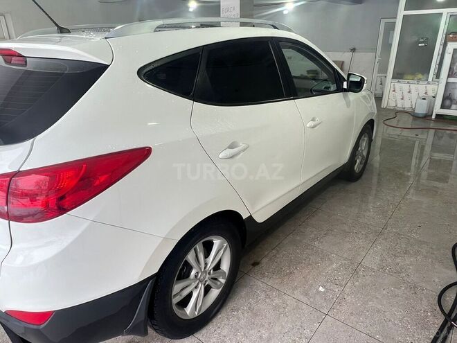 Hyundai ix35 2010, 265,000 km - 2.0 л - Qusar