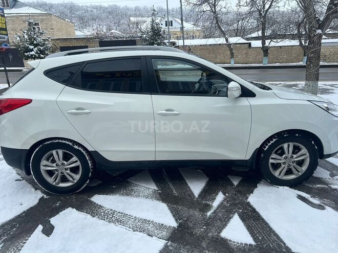 Hyundai ix35 2010, 265,000 km - 2.0 л - Qusar