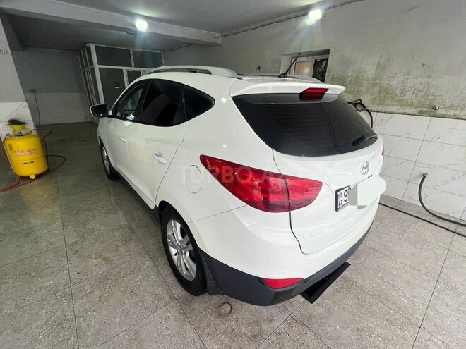 Hyundai ix35 2010, 265,000 km - 2.0 л - Qusar