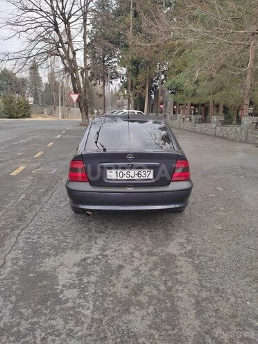 Opel Vectra 1997, 123,456 km - 1.8 l - Qax
