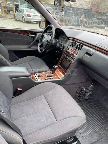 Mercedes E 270 2001, 485,624 km - 2.7 l - Bakı