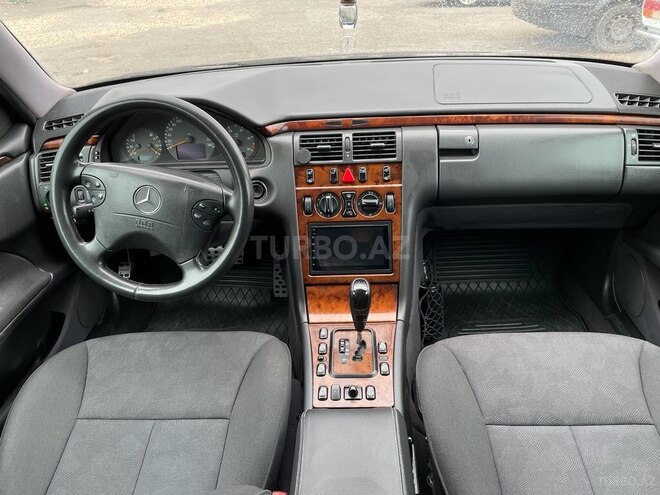 Mercedes E 270 2001, 485,624 km - 2.7 l - Bakı