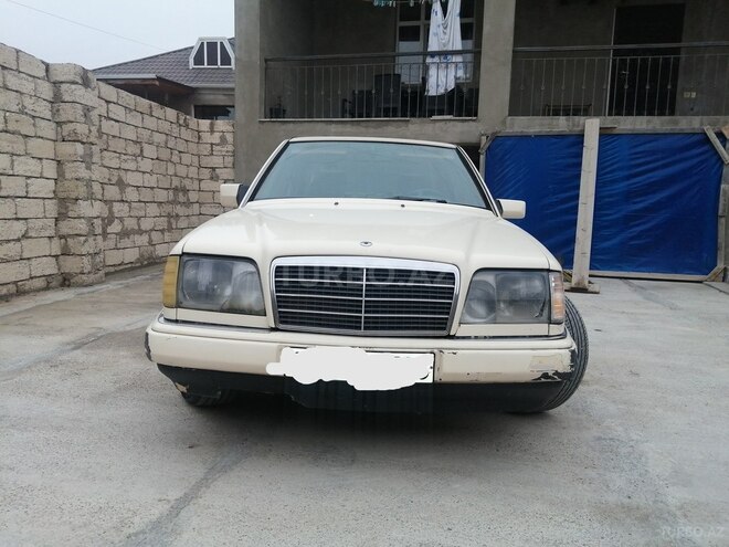 Mercedes E 250 1995, 254,400 km - 2.5 l - Bakı
