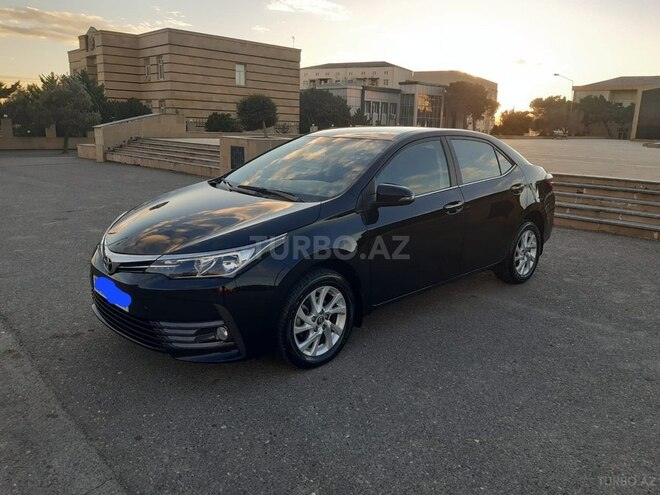 Toyota Corolla 2018, 93,100 km - 1.6 л - Bakı
