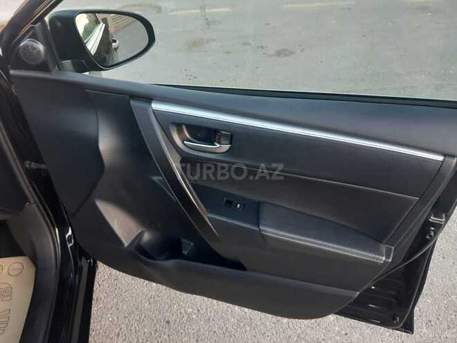 Toyota Corolla 2018, 93,100 km - 1.6 л - Bakı