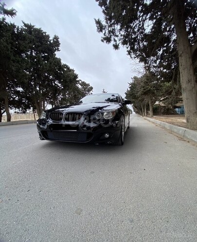BMW 525 2007, 300,000 km - 2.5 л - Bakı