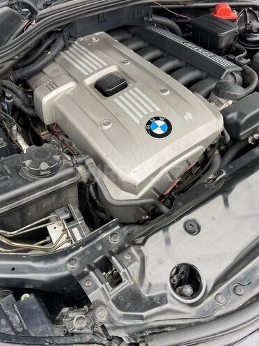 BMW 525 2007, 300,000 km - 2.5 л - Bakı