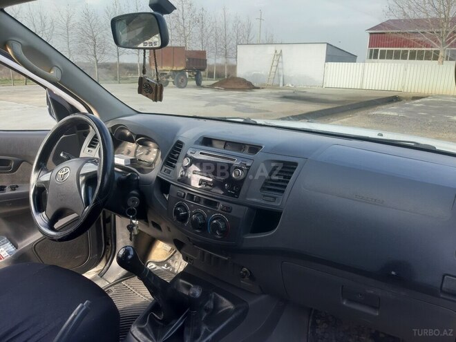 Toyota Hilux 2012, 275,000 km - 2.5 l - Bakı