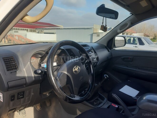 Toyota Hilux 2012, 275,000 km - 2.5 l - Bakı
