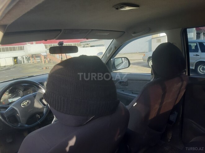 Toyota Hilux 2012, 275,000 km - 2.5 l - Bakı