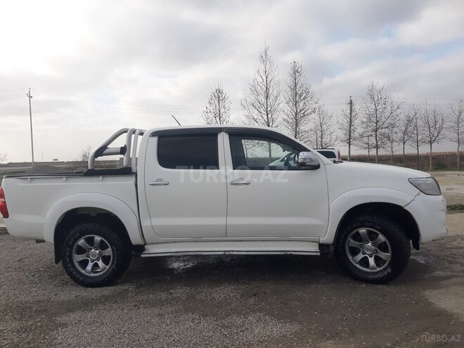 Toyota Hilux 2012, 275,000 km - 2.5 l - Bakı