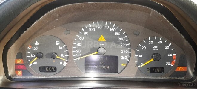 Mercedes E 240 2000, 265,904 km - 2.4 l - Göyçay