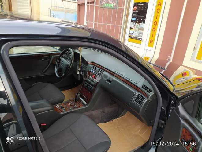Mercedes E 240 2000, 265,904 km - 2.4 l - Göyçay