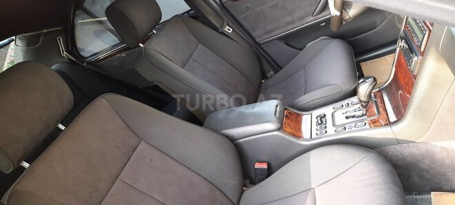 Mercedes E 240 2000, 265,904 km - 2.4 l - Göyçay