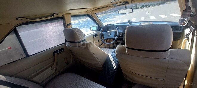 Mercedes 190 1990, 340,000 km - 2.0 l - Naftalan
