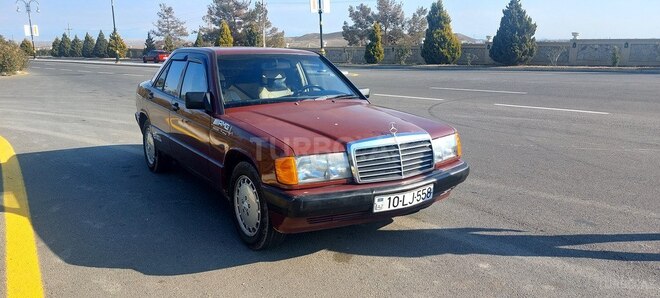 Mercedes 190 1990, 340,000 km - 2.0 l - Naftalan