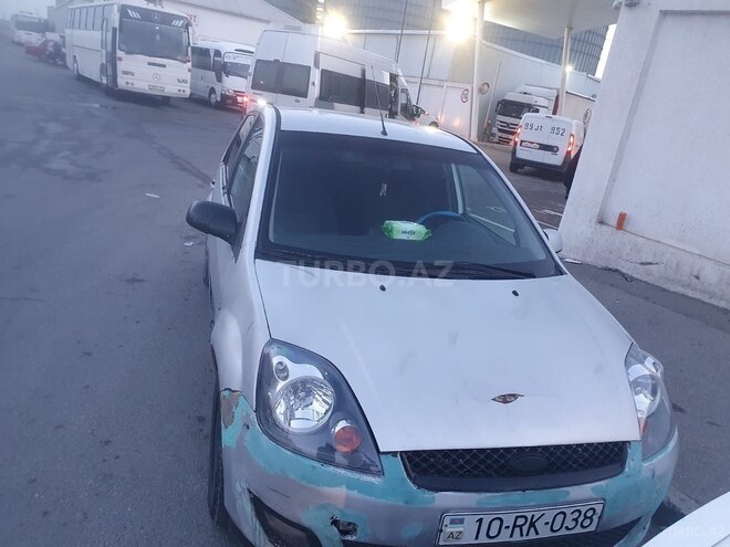 Ford Fiesta 2005, 250,000 km - 1.4 l - Bakı