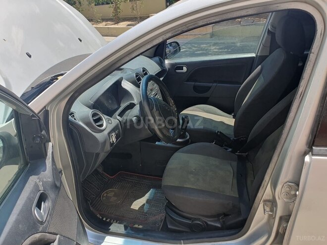 Ford Fiesta 2005, 250,000 km - 1.4 l - Bakı