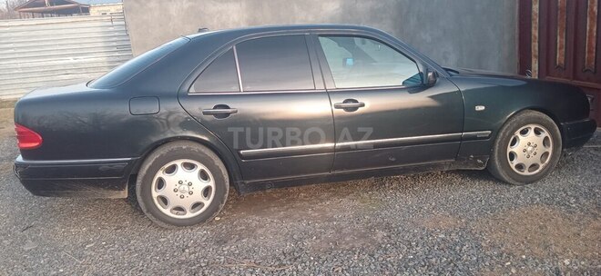 Mercedes E 240 1997, 250,000 km - 2.4 l - Mingəçevir