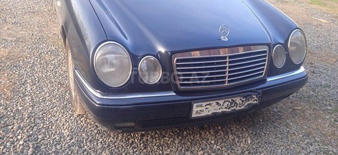 Mercedes E 240 1997, 250,000 km - 2.4 l - Mingəçevir