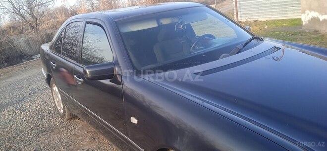 Mercedes E 240 1997, 250,000 km - 2.4 l - Mingəçevir