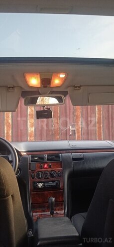 Mercedes E 240 1997, 250,000 km - 2.4 l - Mingəçevir